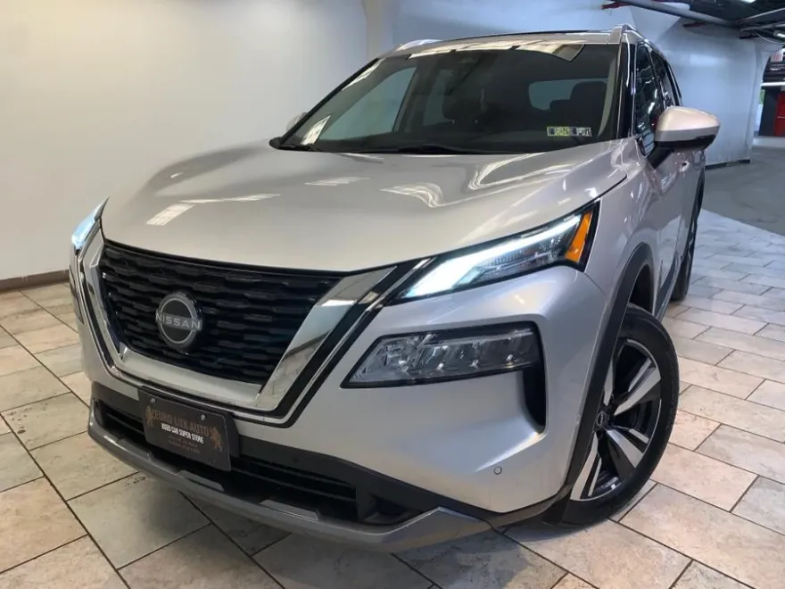2023 Nissan Rogue SL photo 1