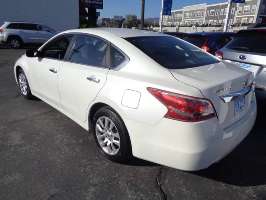 2013 Nissan Altima 2.5 S photo 1