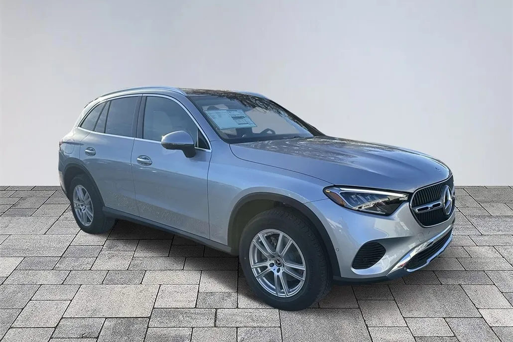 2025 Mercedes Benz GLC 300 photo 1