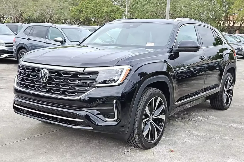 2025 Volkswagen Atlas Cross Sport SEL Premium R-Line photo 1