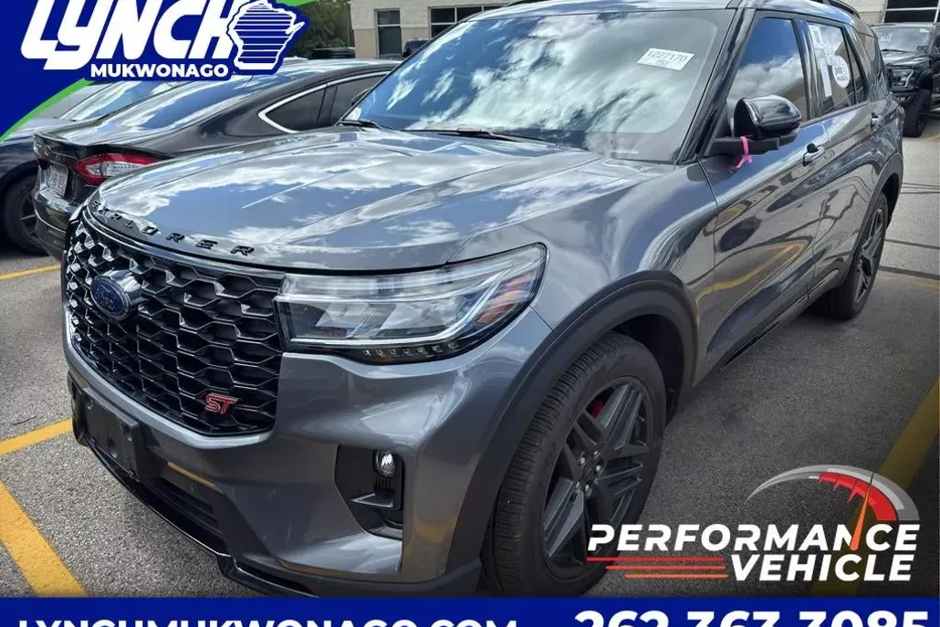 2025 Ford Explorer ST photo 1
