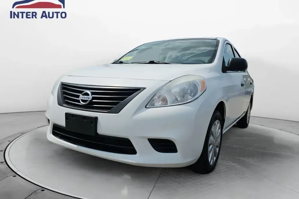 2012 Nissan Versa Sedan photo 1