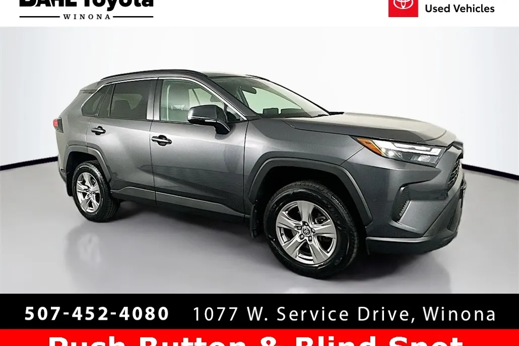 2022 Toyota RAV4 XLE photo 1