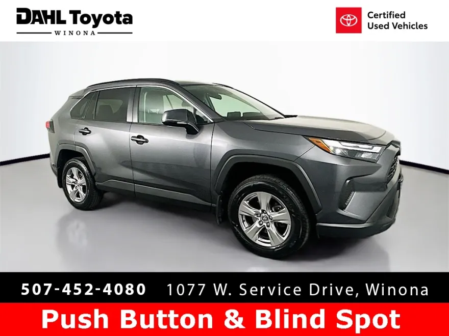 2022 Toyota RAV4 XLE photo 1