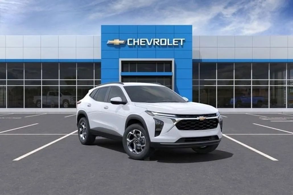 2025 Chevrolet Trax LT photo 1