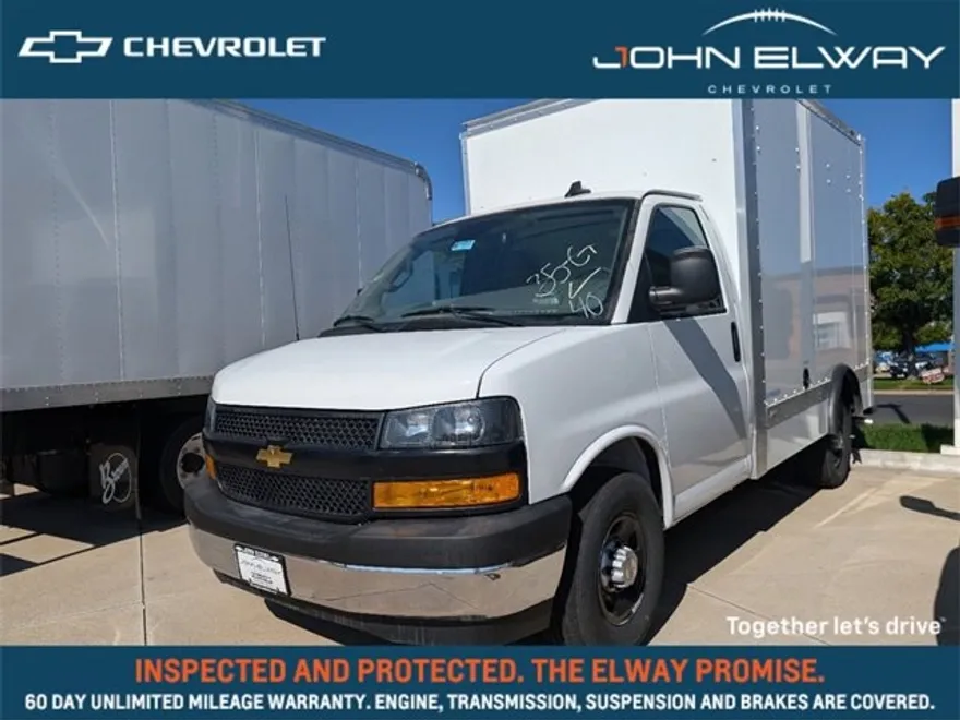 2024 Chevrolet Express Cutaway 3500 photo 1