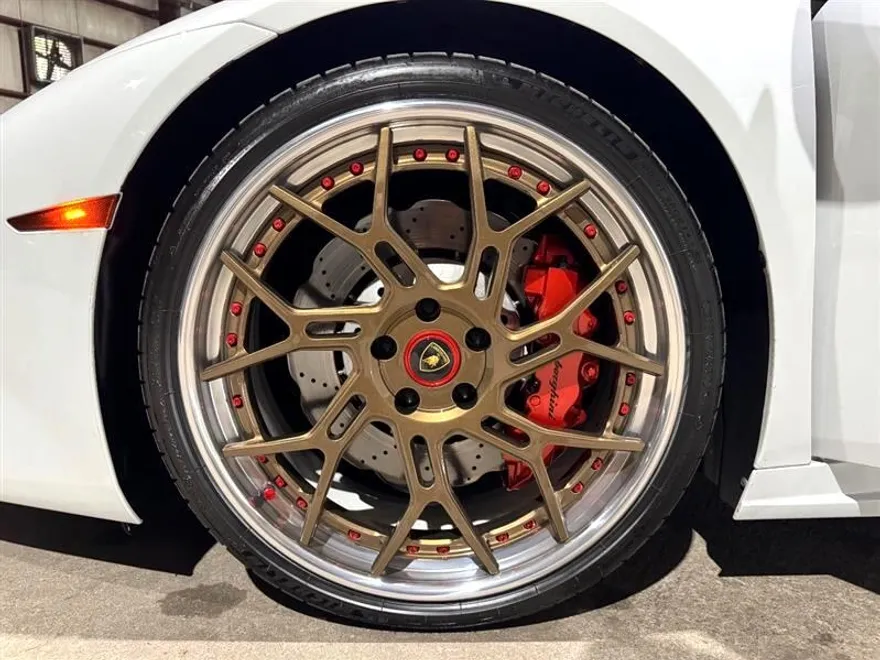 2016 Lamborghini Huracan Coupe photo 31