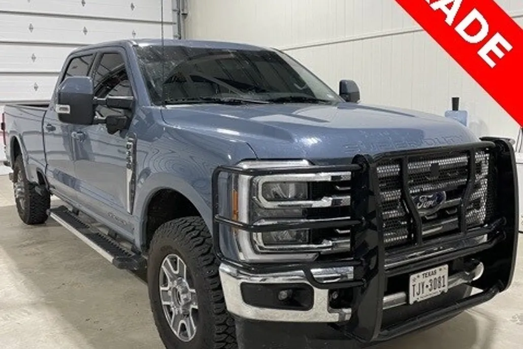 2023 Ford F-350 photo 1