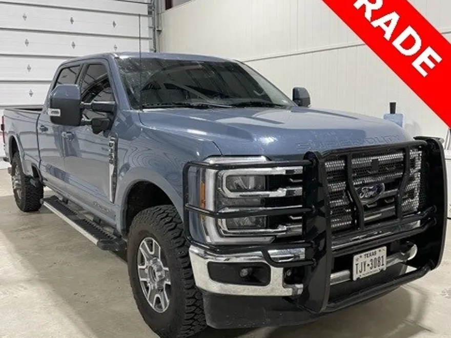 2023 Ford F-350 photo 1