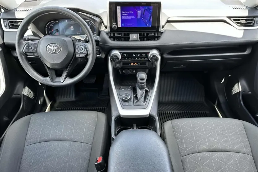 2024 Toyota RAV4 Hybrid XLE photo 1