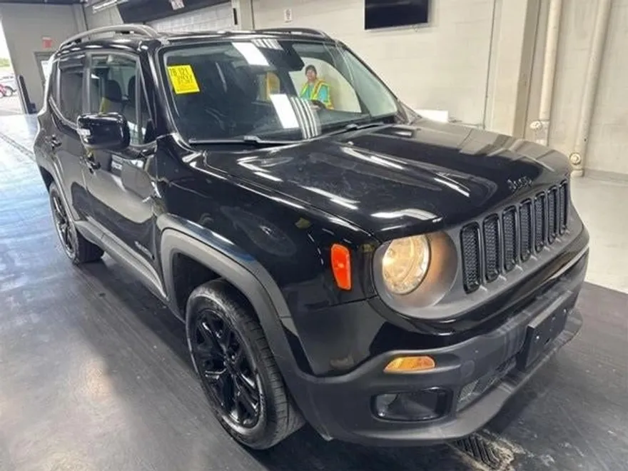 2017 Jeep Renegade Latitude North Edition photo 1