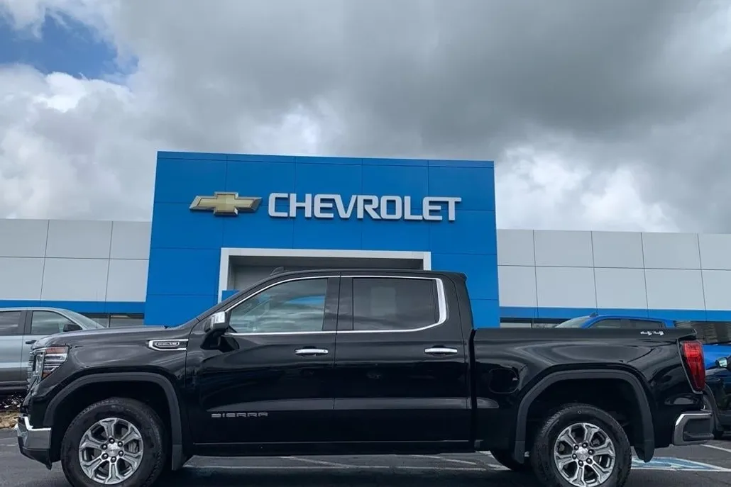 2024 Gmc Sierra 1500 SLT photo 1