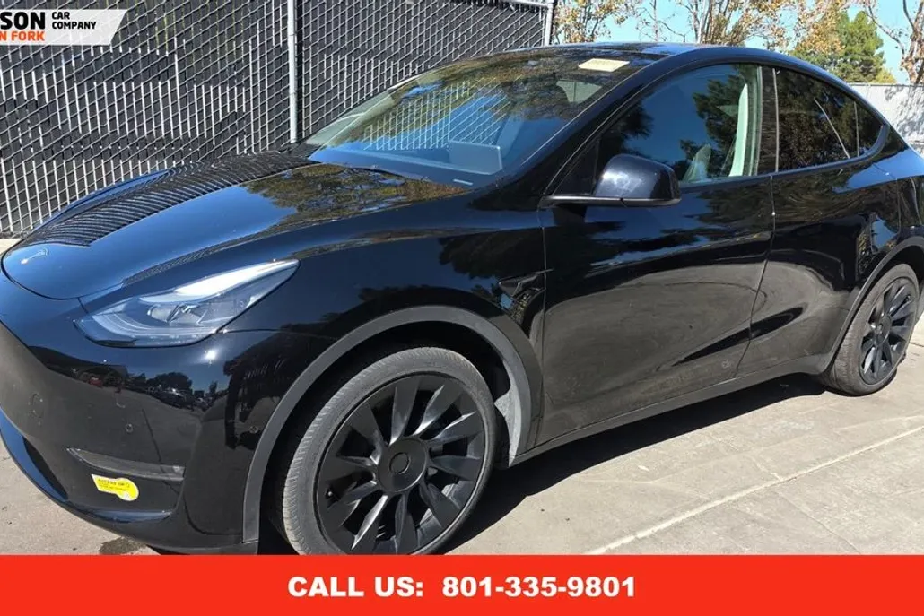 2022 Tesla Model Y Long Range photo 1