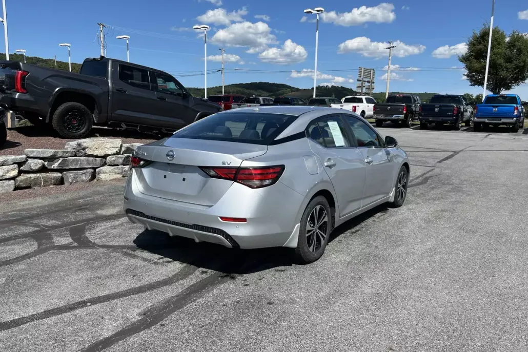 2020 Nissan Sentra SV photo 1
