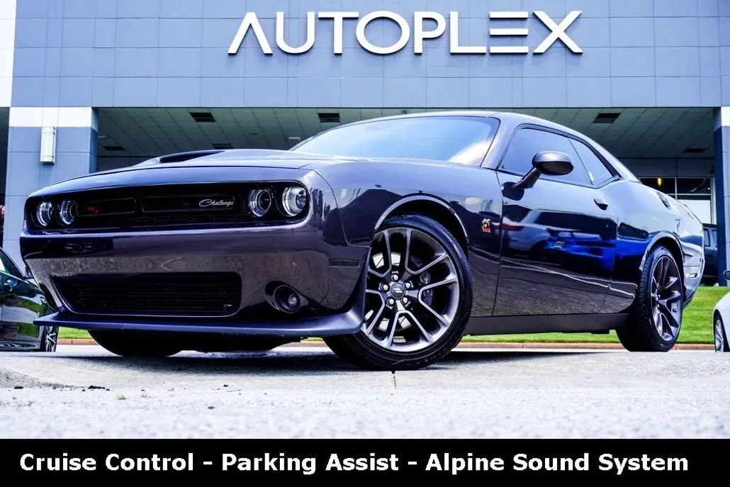 2022 Dodge Challenger R/T Scat Pack photo 1