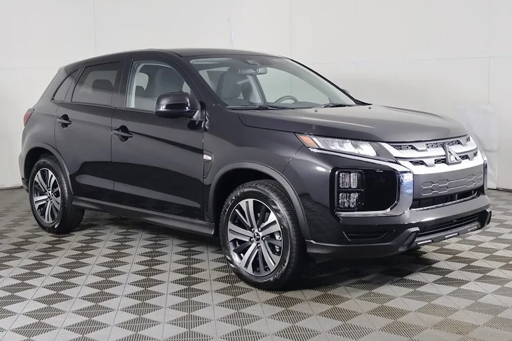 2025 Mitsubishi Outlander Sport ES photo 1