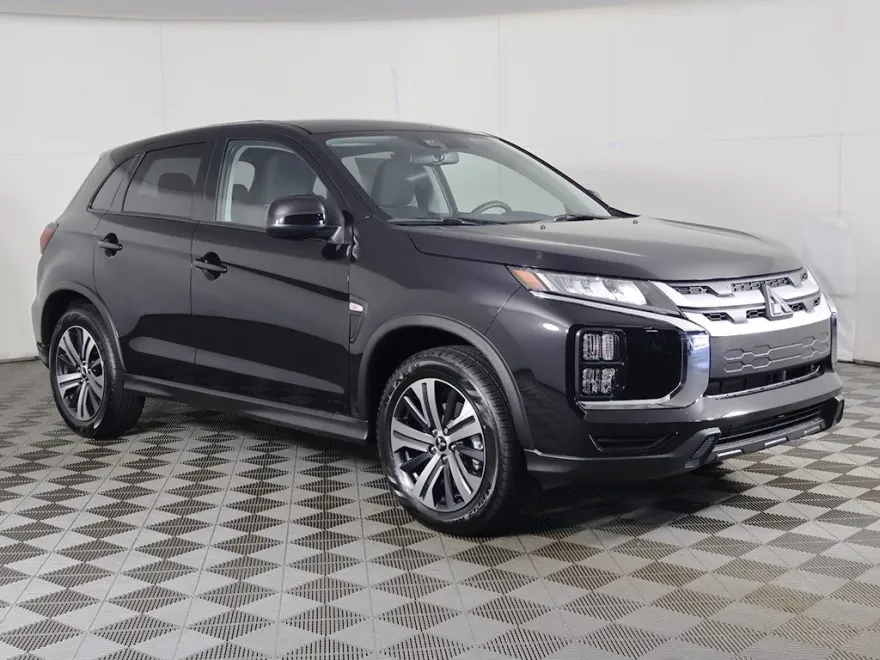 2025 Mitsubishi Outlander Sport ES photo 1