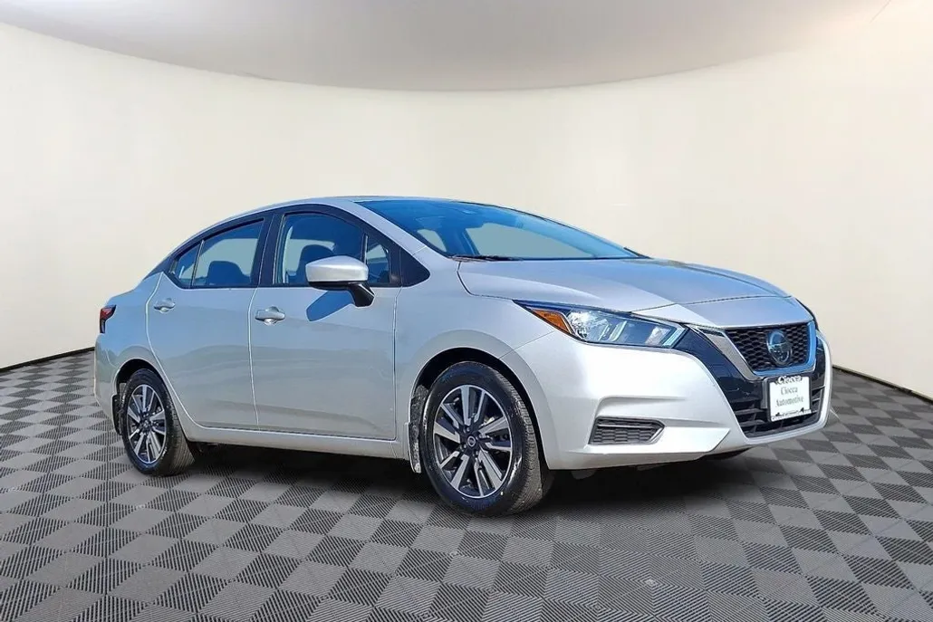 2022 Nissan Versa 1.6 SV photo 1