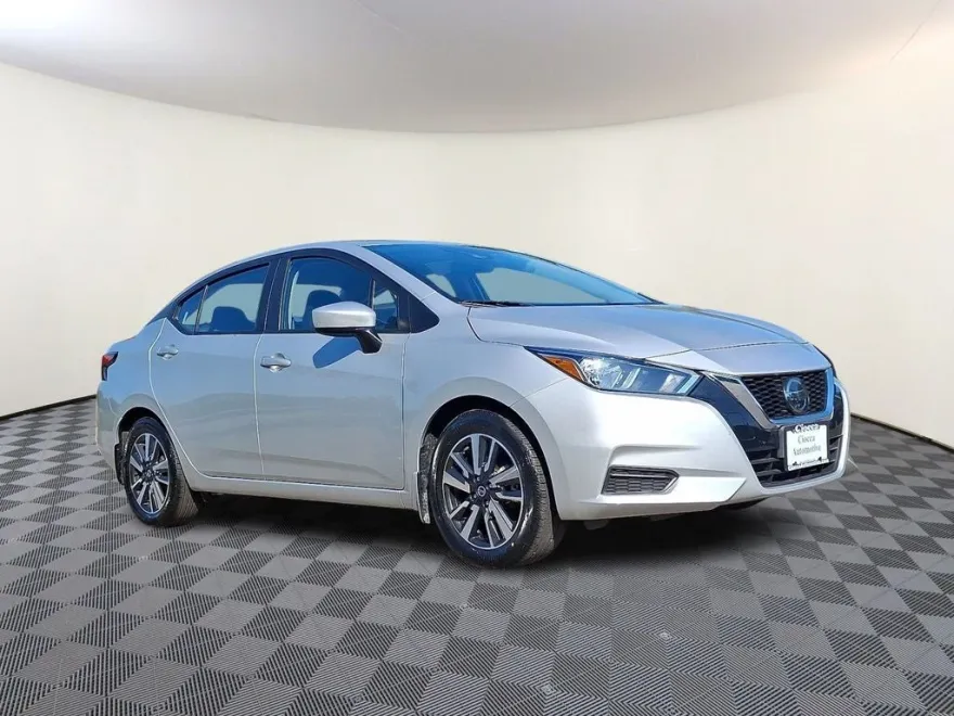 2022 Nissan Versa 1.6 SV photo 1