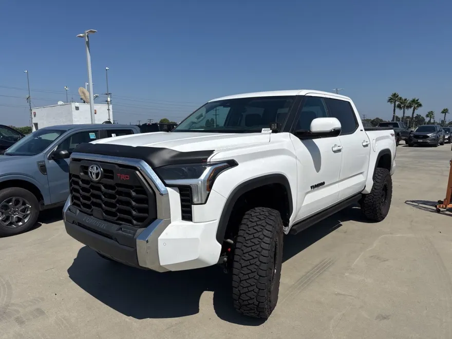 2022 Toyota Tundra SR5 photo 1