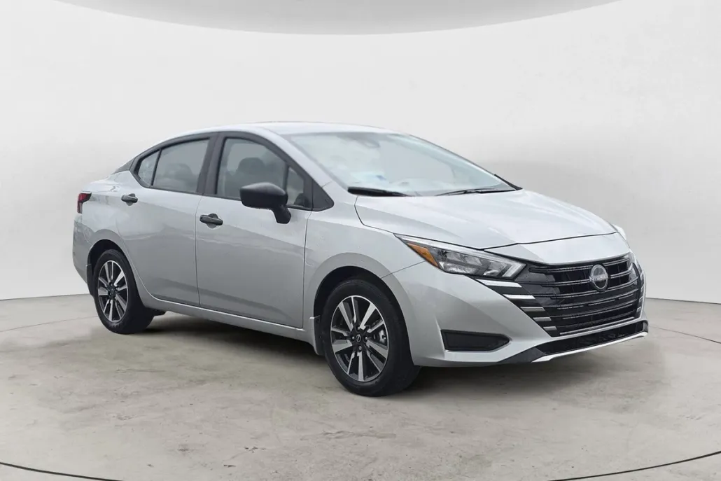2025 Nissan Versa S photo 1