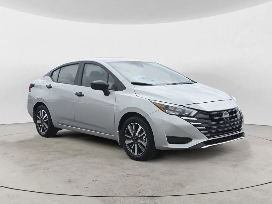 2025 Nissan Versa S photo 1