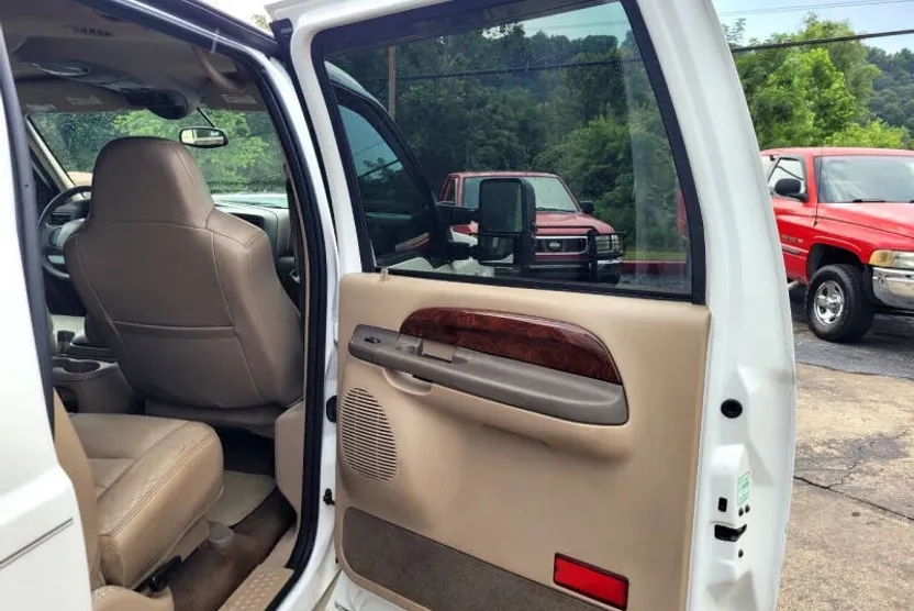 2002 Ford Excursion Limited photo 1