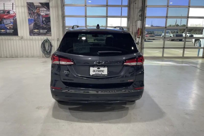 2022 Chevrolet Equinox RS photo 1