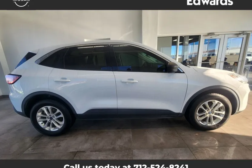 2022 Ford Escape Hybrid SE photo 1