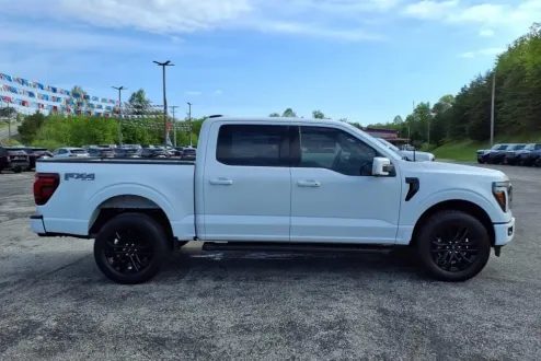 2025 Ford F-150 Lariat photo 2