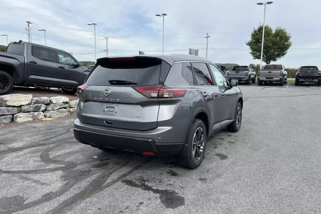 2026 Nissan Rogue SV photo 1
