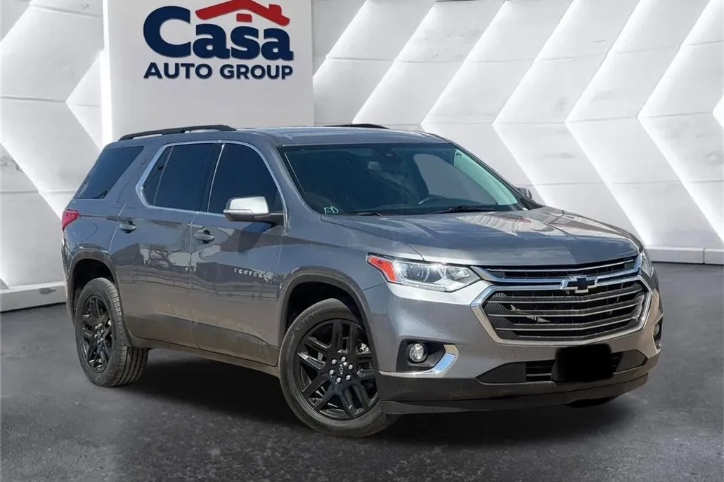 2021 Chevrolet Traverse Leather photo 1