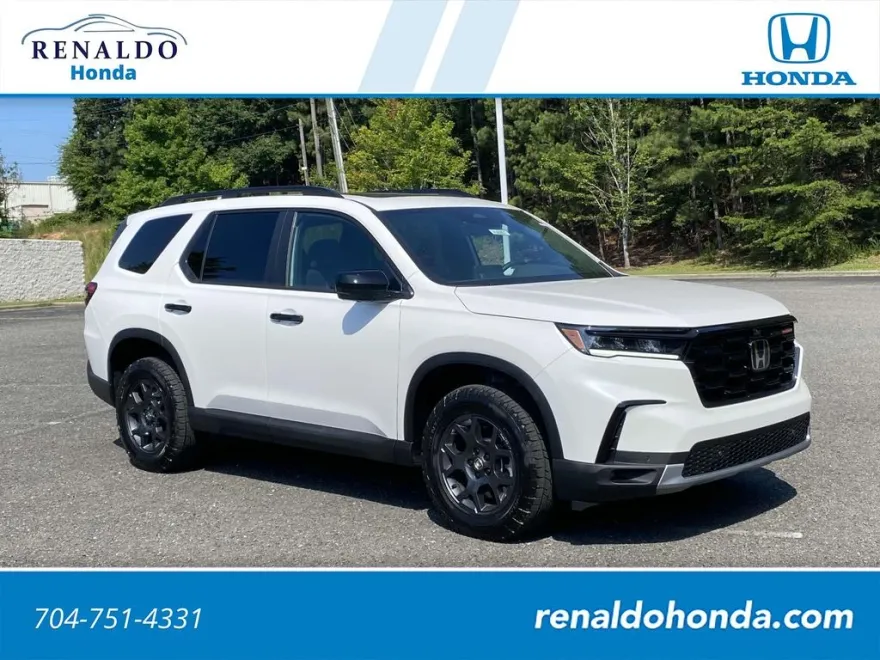 2025 Honda Pilot TrailSport photo 1
