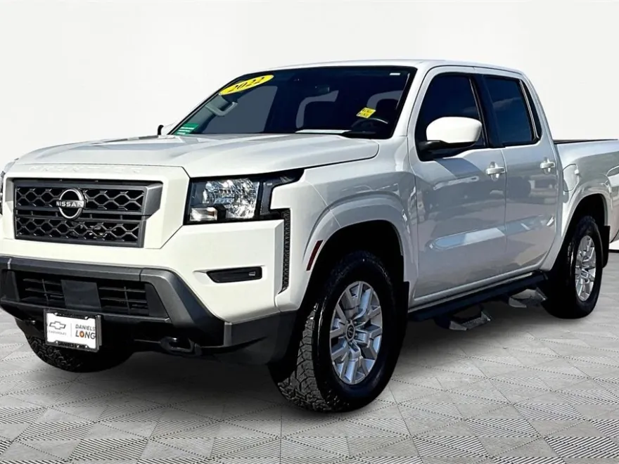 2022 Nissan Frontier Crew Cab SV photo 1