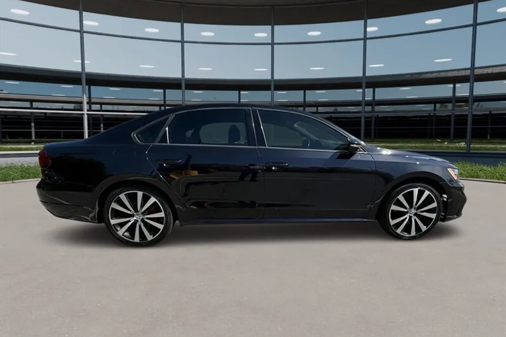 2018 Volkswagen Passat V6 GT photo 1