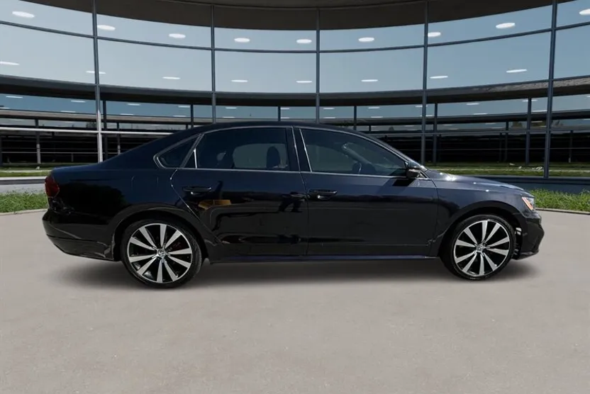 2018 Volkswagen Passat V6 GT photo 1