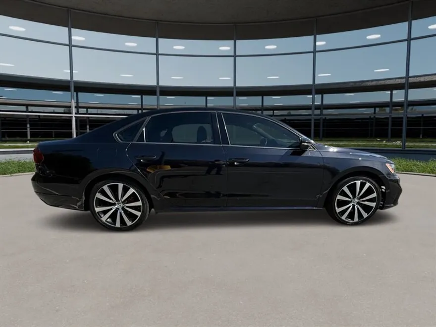 2018 Volkswagen Passat V6 GT photo 1