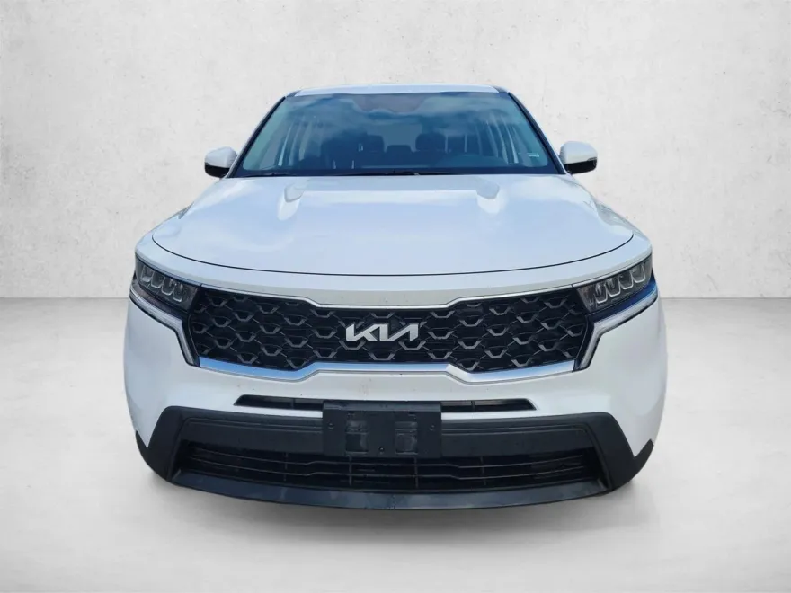 2022 Kia Sorento LX photo 1