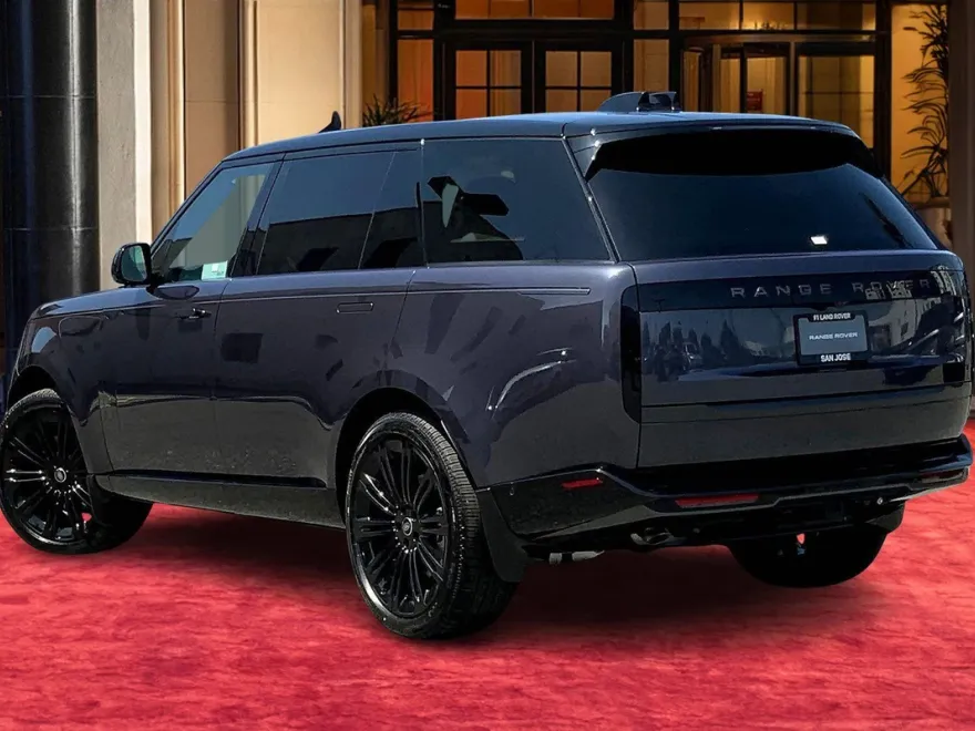 2025 Land Rover Range Rover SE photo 1