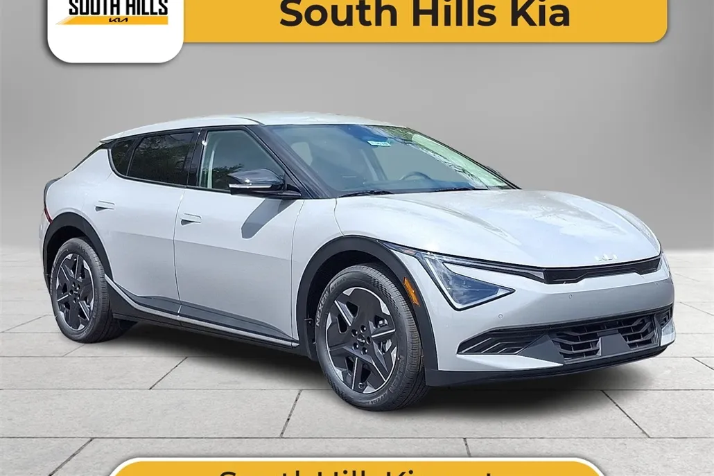 2025 Kia EV6 Light photo 1