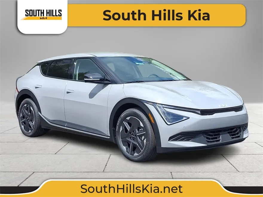 2025 Kia EV6 Light photo 1