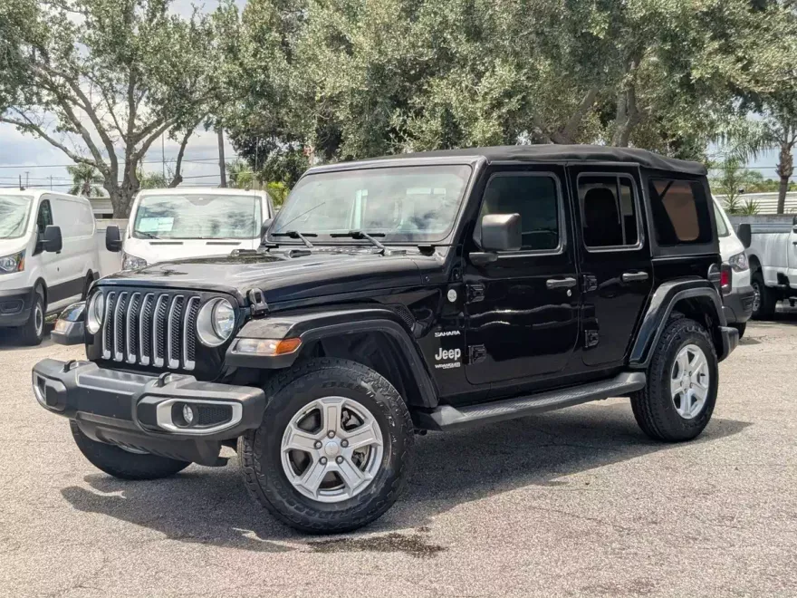 2018 Jeep Wrangler Unlimited Sahara photo 1