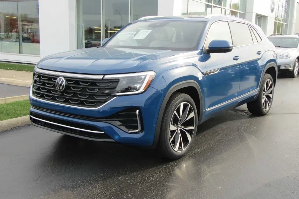 2025 Volkswagen Atlas Cross Sport SEL Premium R-Line photo 1