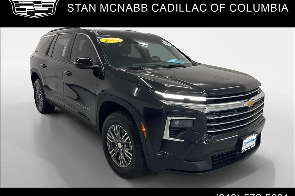2025 Chevrolet Traverse photo 1