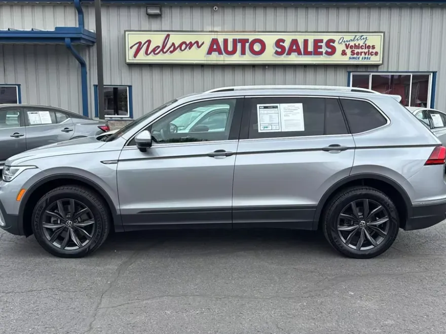 2023 Volkswagen Tiguan SE Sport photo 1