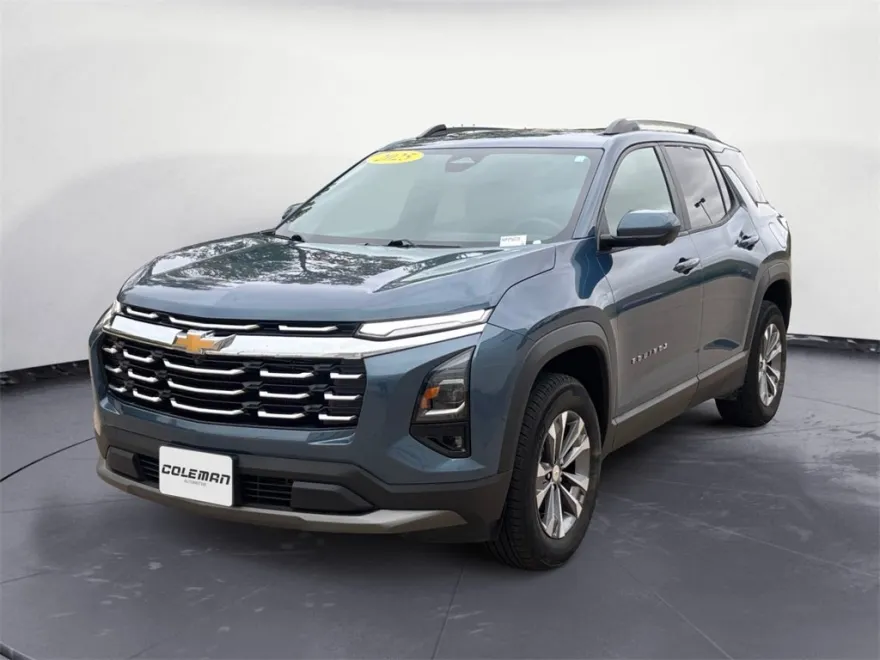 2025 Chevrolet Equinox LT photo 1