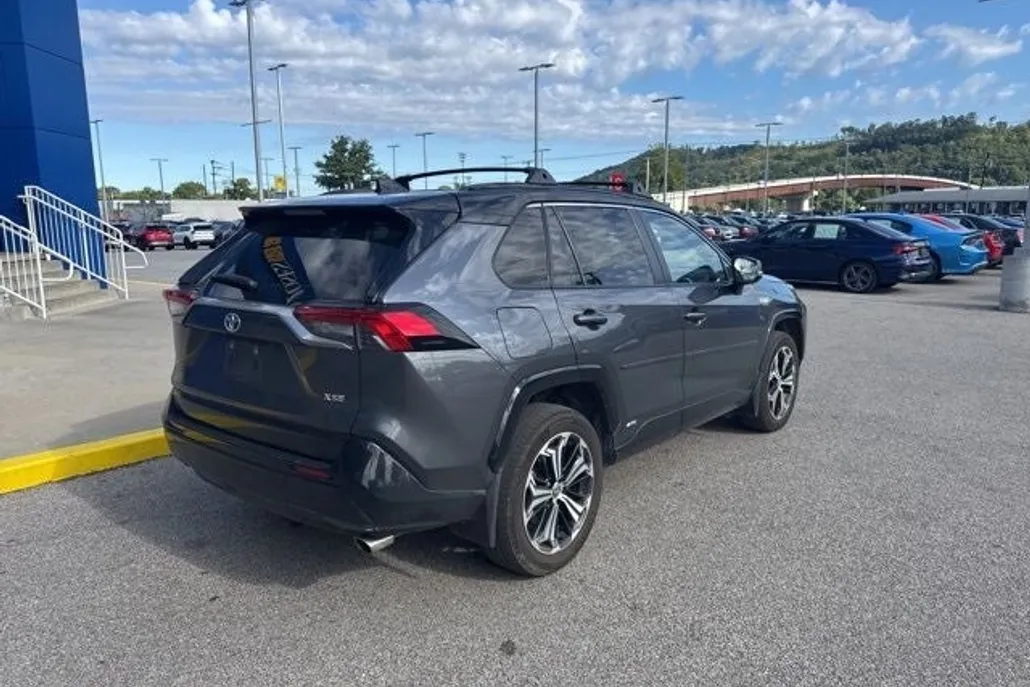 2022 Toyota RAV4 Prime XSE photo 1