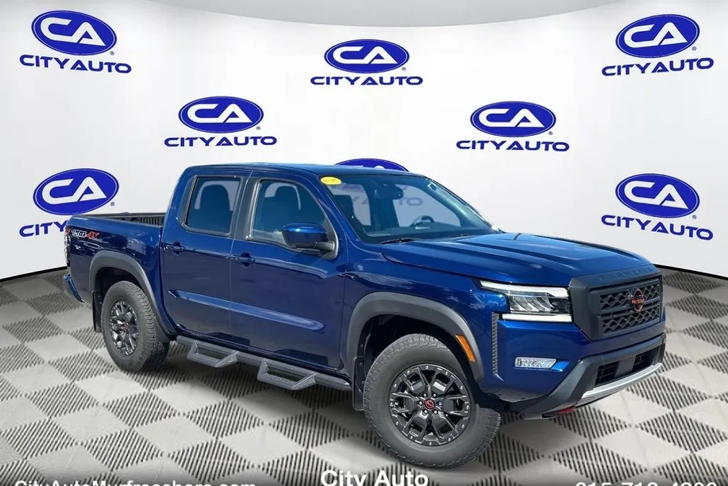 2022 Nissan Frontier PRO-4X Crew Cab photo 1