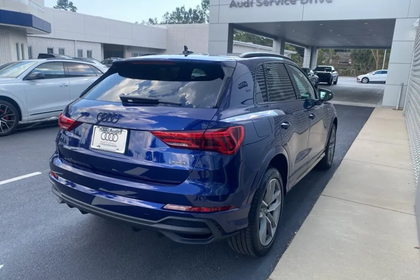 2025 Audi Q3 S line Premium photo 1