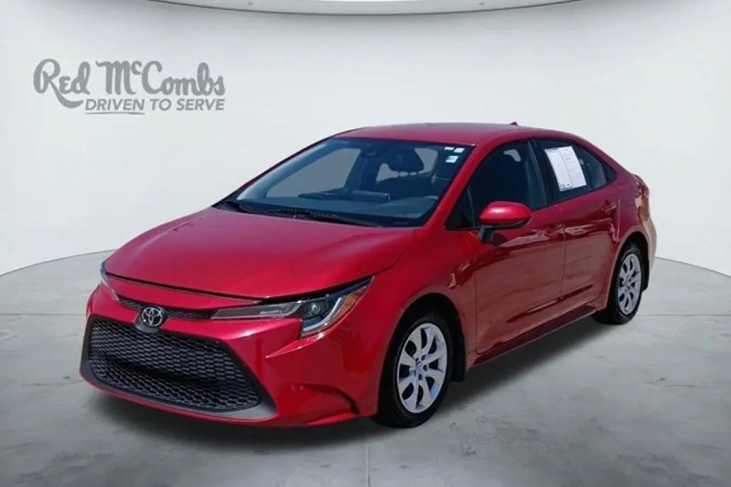 2021 Toyota Corolla LE photo 1